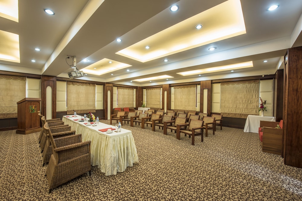 shwe yee pwint hotel