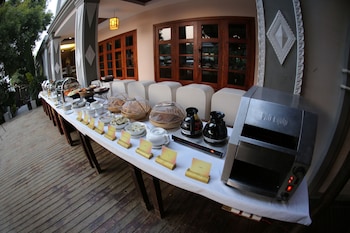 shwe yee pwint hotel