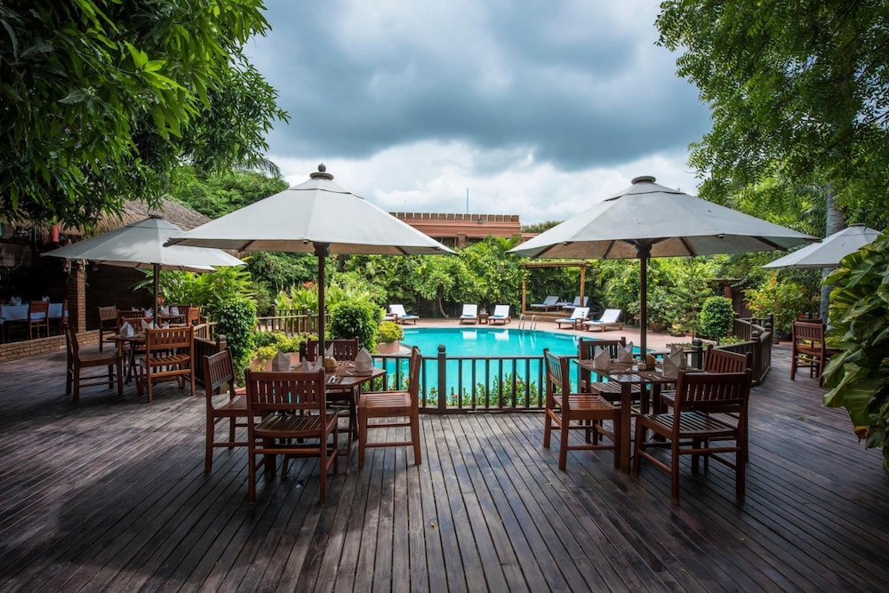 shwe yee pwint hotel