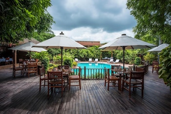 shwe yee pwint hotel