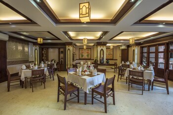 shwe yee pwint hotel