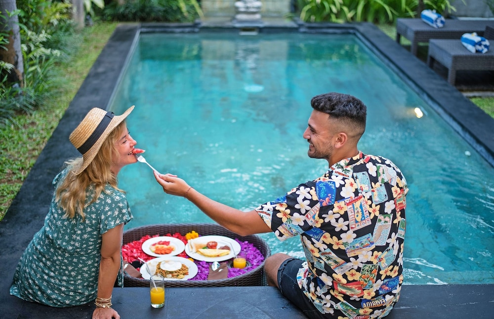 kubu manggala villas seminyak