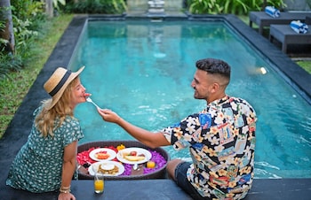 kubu manggala villas seminyak
