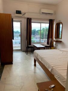 Hotel Lakeside Khajuraho,Khajuraho>>Chhatarpur,2 star