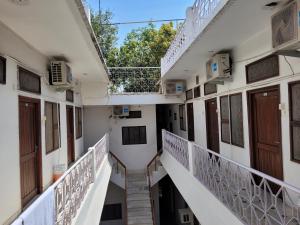 Hotel Lakeside Khajuraho,Khajuraho>>Chhatarpur,2 star