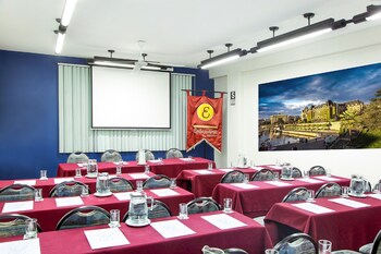 embajadores hotel