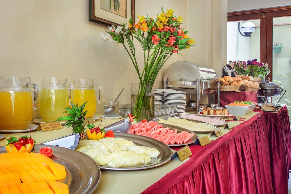 embajadores hotel