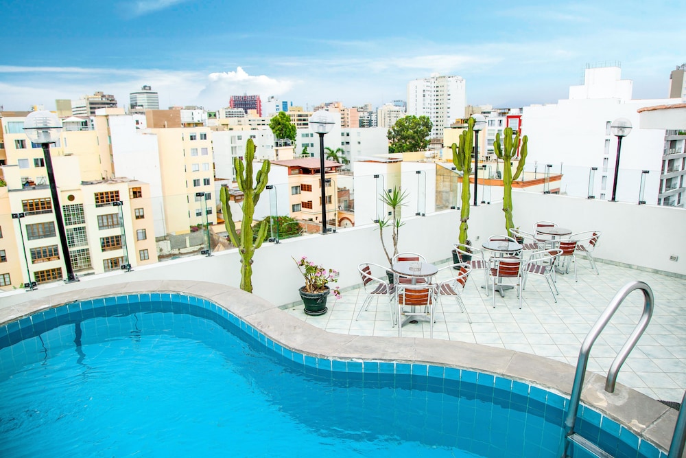 embajadores hotel
