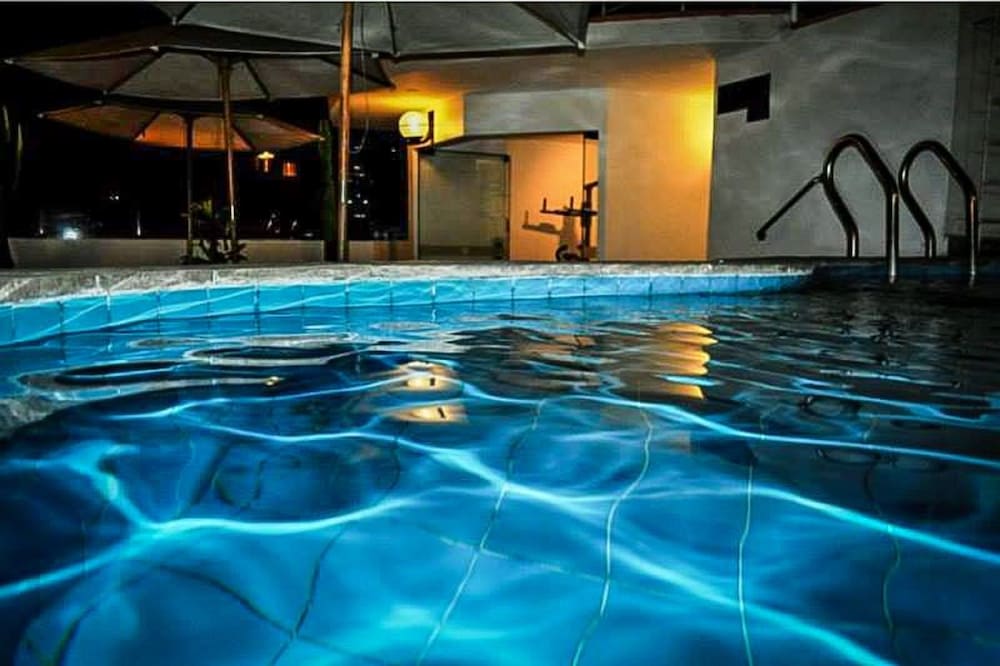 embajadores hotel