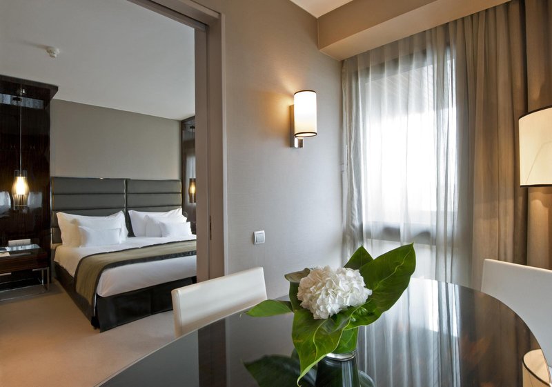 altis grand hotel