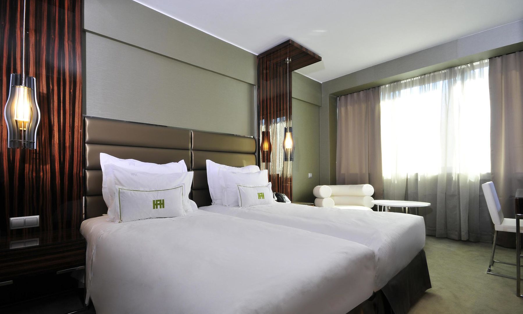 altis grand hotel