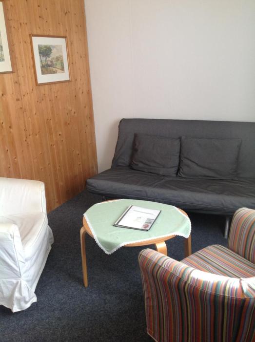 bed and kitchen burgau