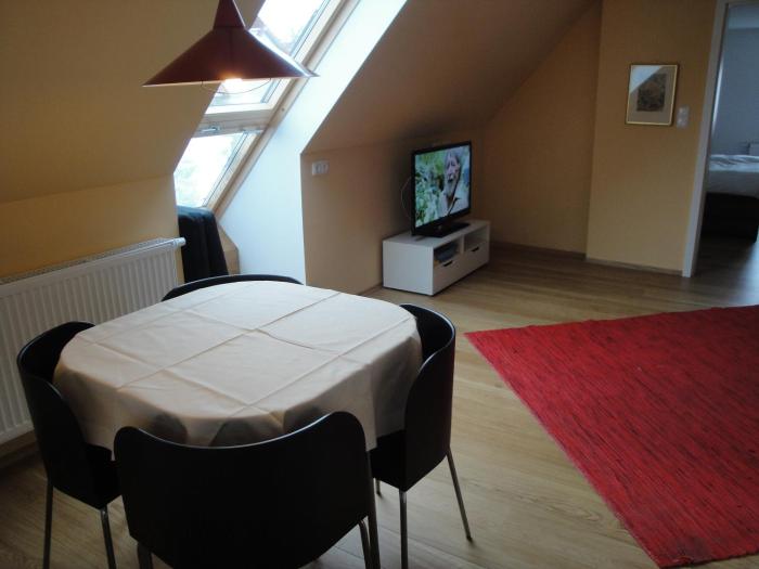 bed and kitchen burgau