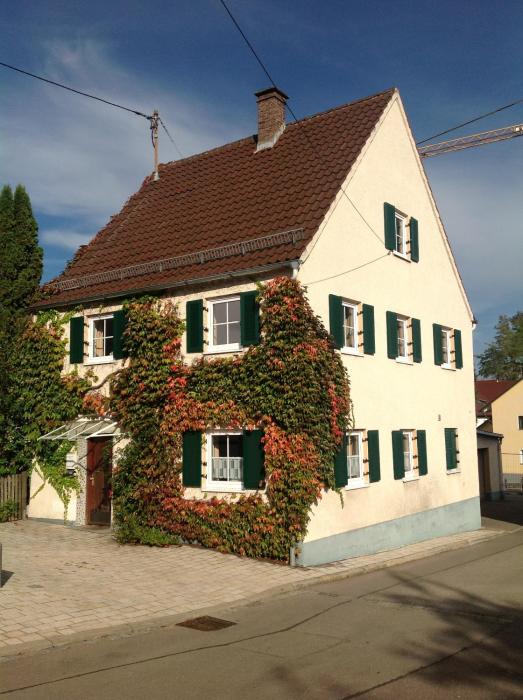 bed and kitchen burgau