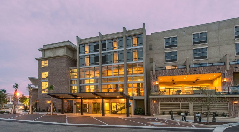 hilton garden inn charleston waterfront downtown