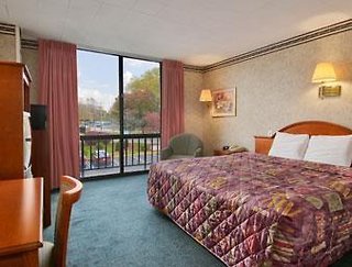 Comfort Inn Philadelphia International Airport West,Delaware>>Chester,3 star