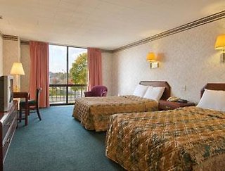 Comfort Inn Philadelphia International Airport West,Delaware>>Chester,3 star