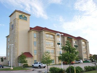 La Quinta Inn & Suites By Wyndham Mansfield Tx,Mansfield>>Fort Worth,2.5 star