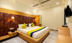 itsy hotels sehdev residency