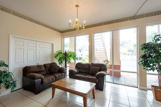 econo lodge inn and suites