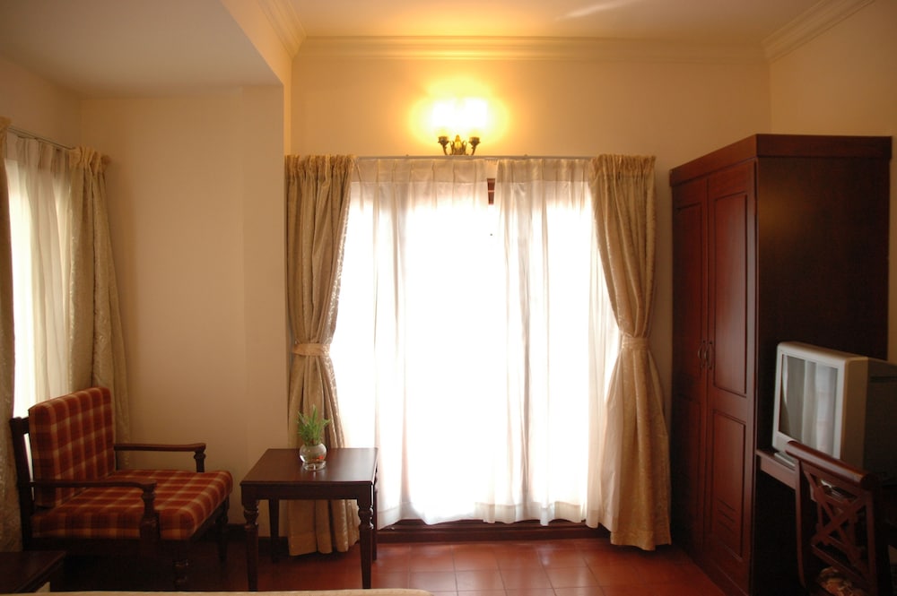 hotel arches