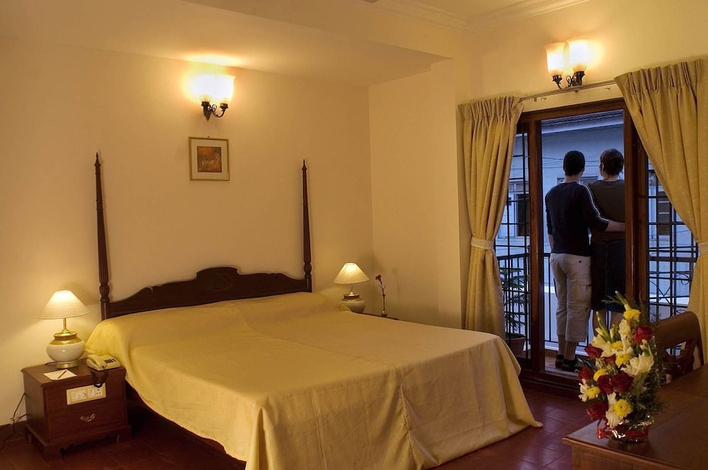 hotel arches