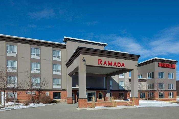 Ramada By Wyndham Cochrane