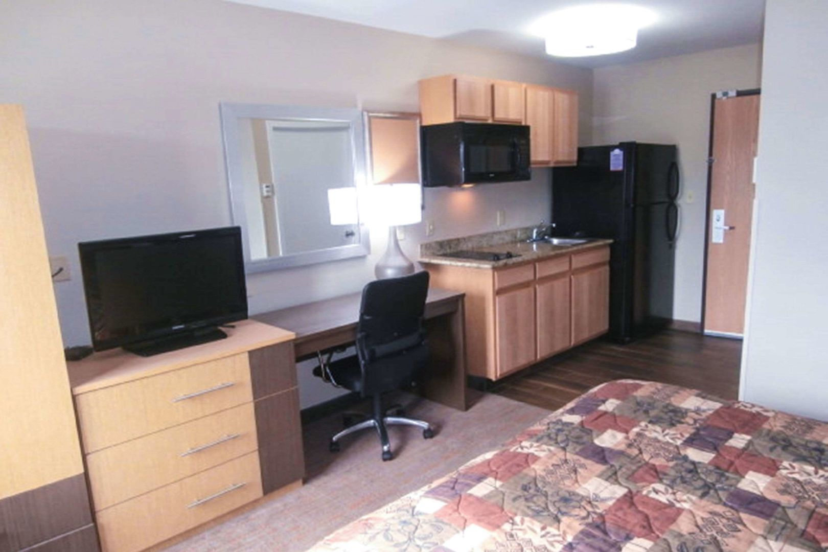 studio 6 lenexa ks overland park