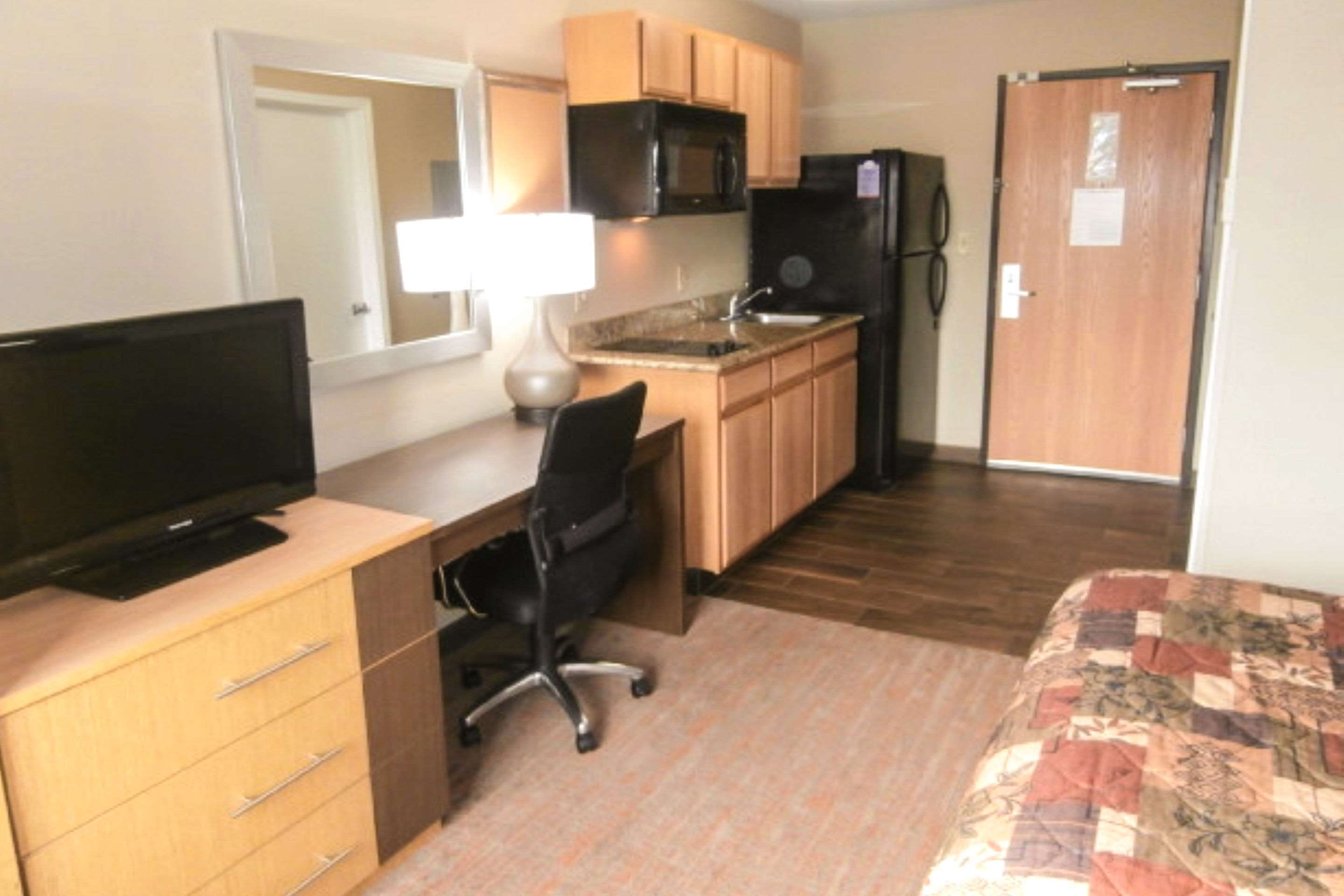 studio 6 lenexa ks overland park