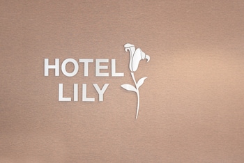 hotel lily