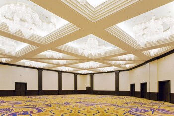 renaissance moscow monarch centre hotel