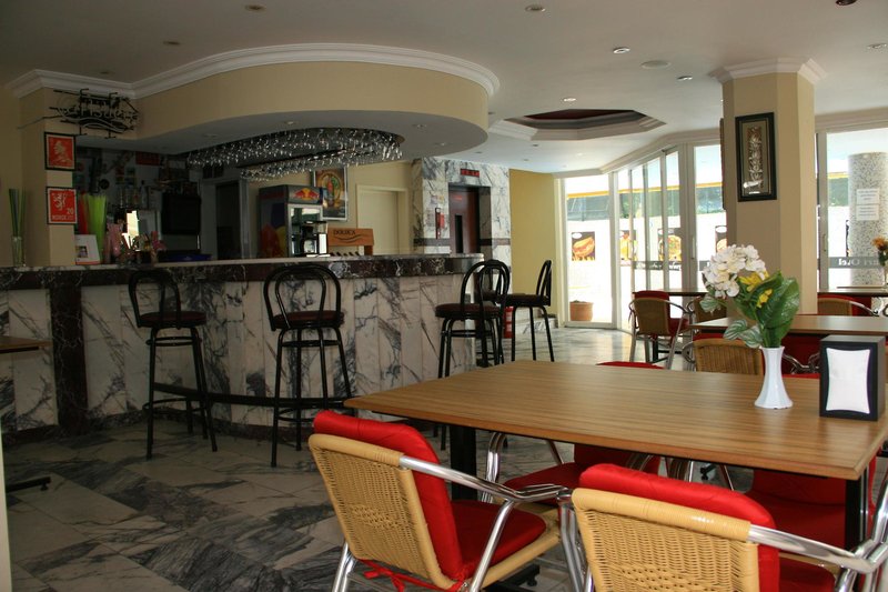 twin apart hotel