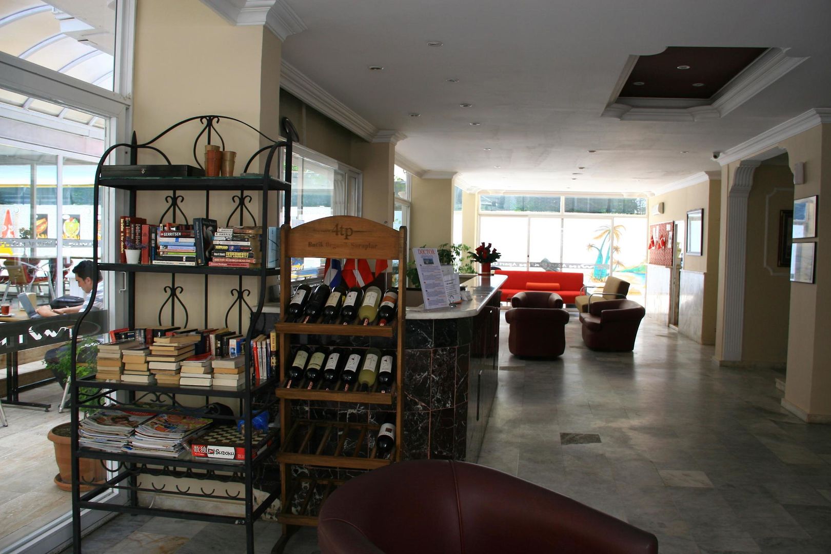 twin apart hotel