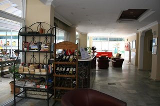 twin apart hotel