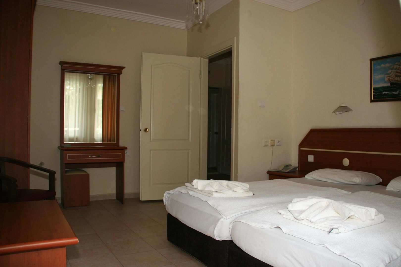 twin apart hotel