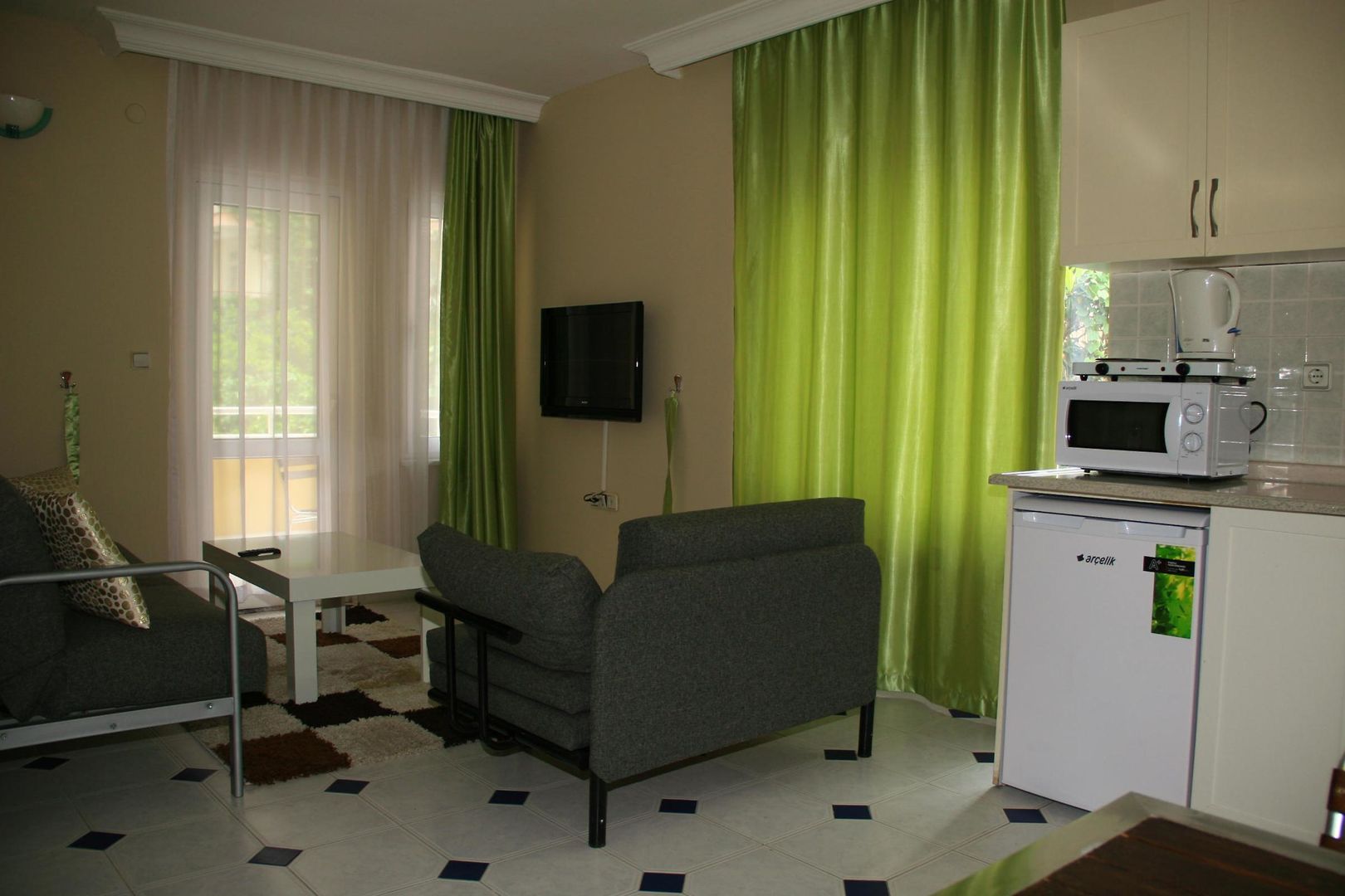 twin apart hotel