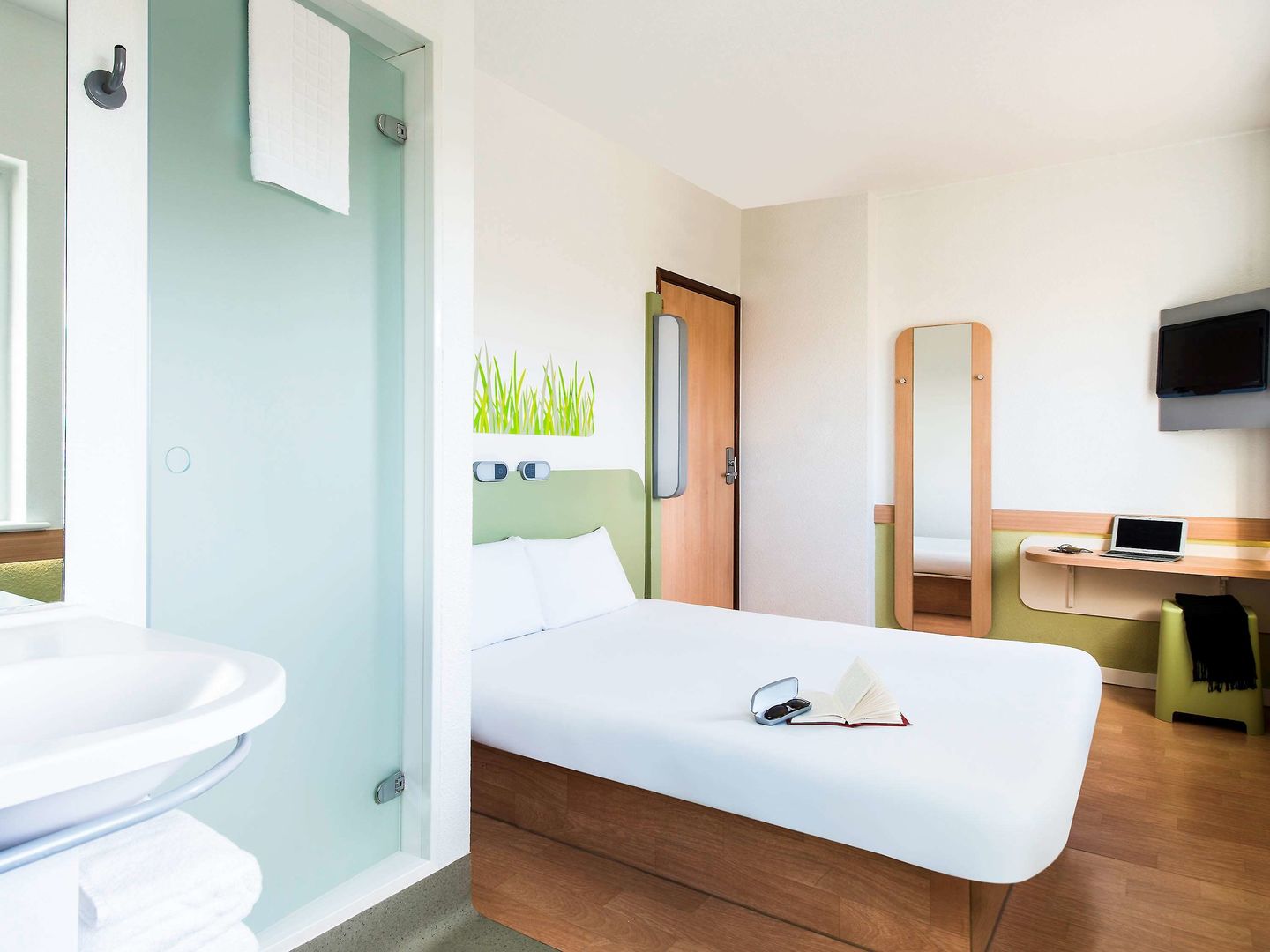 ibis budget leeds centre crown point road