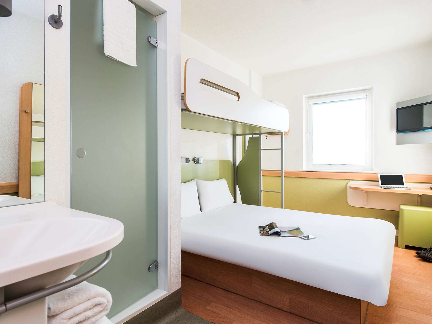 ibis budget leeds centre crown point road