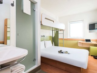 ibis budget leeds centre crown point road
