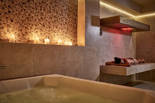 kouros hotel and suites