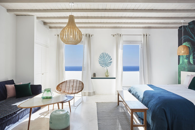 kouros hotel and suites