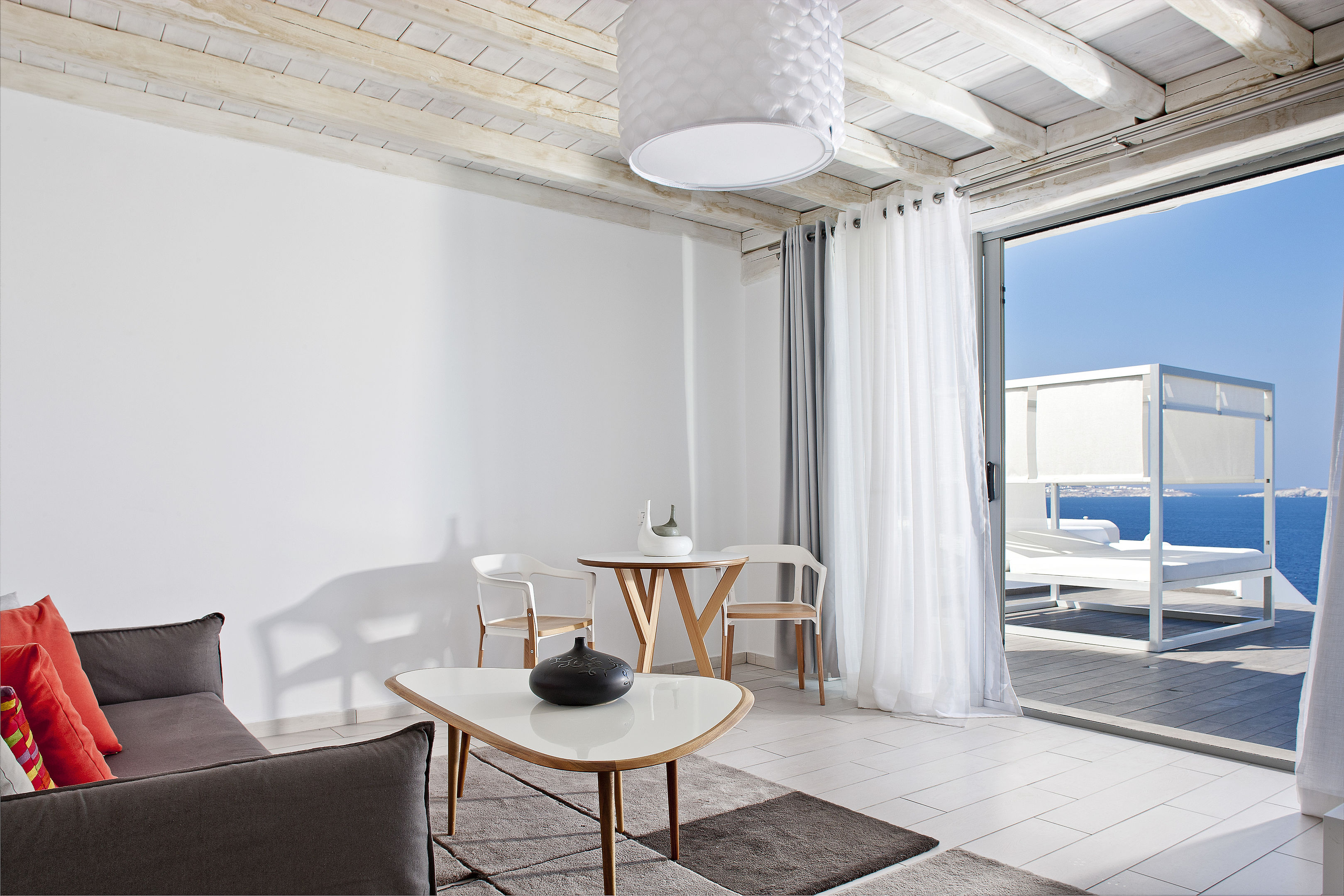 kouros hotel and suites