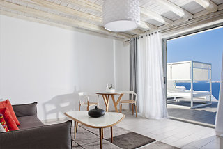 kouros hotel and suites