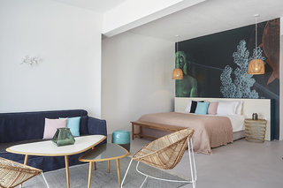 kouros hotel and suites