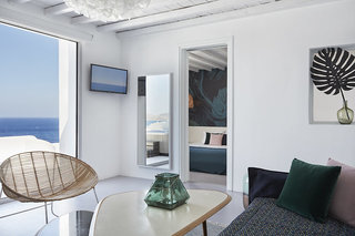kouros hotel and suites