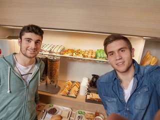 kyriad direct caen nord memorial