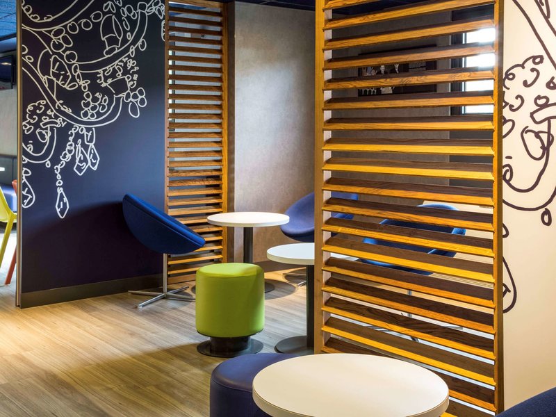 ibis budget versailles chateau saint cyr