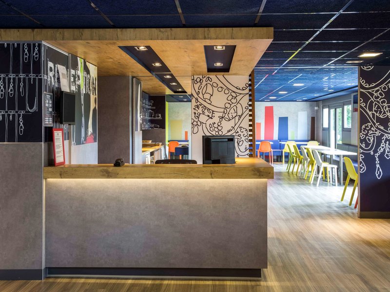 ibis budget versailles chateau saint cyr