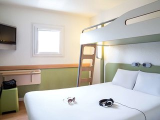 ibis budget versailles chateau saint cyr