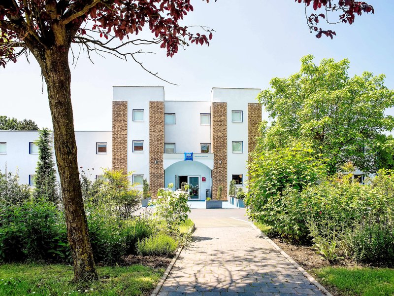 ibis budget valenciennes petite foret
